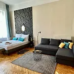 Orangehomes Peaceful Next To Market Hall شقة بودابست